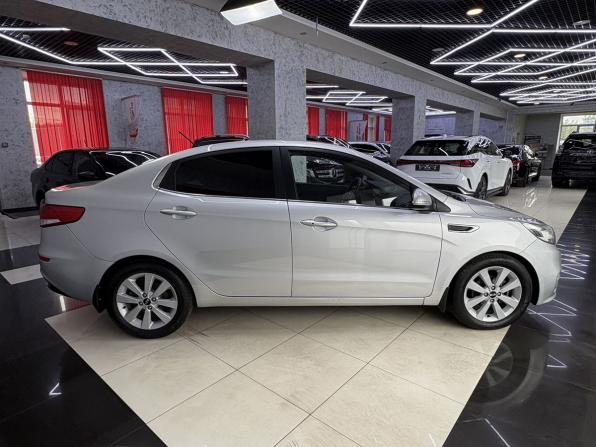 Kia Rio III Рестайлинг с пробегом 2015 года, цена 1 299 000 рублей, 118577 км, седан, Автокод Объявления