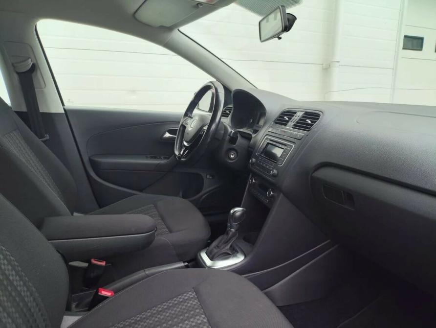 Volkswagen Polo V Рестайлинг Санкт-Петербург  - изображение 16