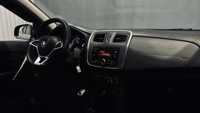 Renault Logan II Рестайлинг с пробегом 2021 года, цена 1 370 000 рублей, 42272 км, седан, Автокод Объявления