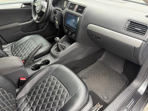 Volkswagen Jetta VI с пробегом 2011 года, цена 450 000 рублей, 356409 км, седан, Автокод Объявления