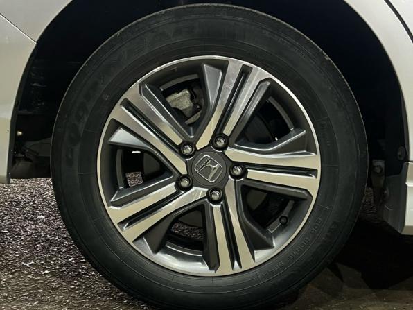 Honda Stepwgn V Рестайлинг с пробегом 2018 года, цена 2 100 000 рублей, 130000 км, минивэн, Автокод Объявления