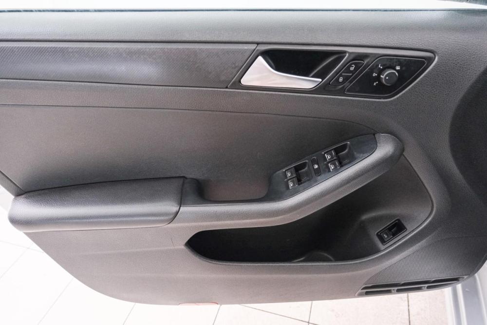 Volkswagen Jetta VI Красноярск  - изображение 17