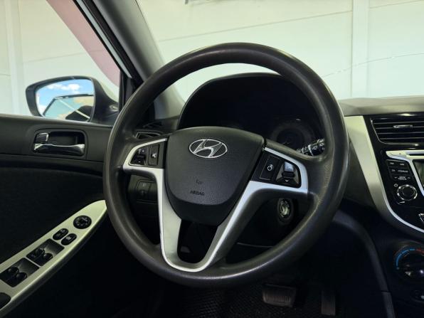 Hyundai Solaris I с пробегом 2012 года, цена 779 000 рублей, 124717 км, хэтчбек, Автокод Объявления