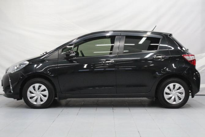 Toyota Vitz III (XP130) Рестайлинг с пробегом 2018 года, цена 899 000 рублей, 109843 км, хэтчбек, Автокод Объявления