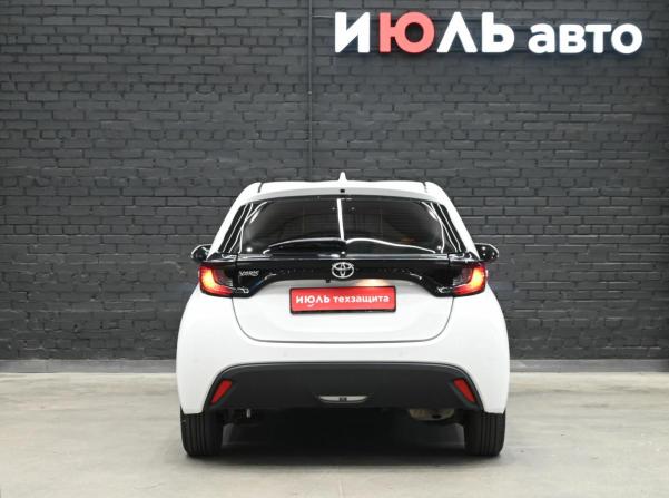 Toyota Yaris IV с пробегом 2021 года, цена 1 250 000 рублей, 94753 км, хэтчбек, Автокод Объявления