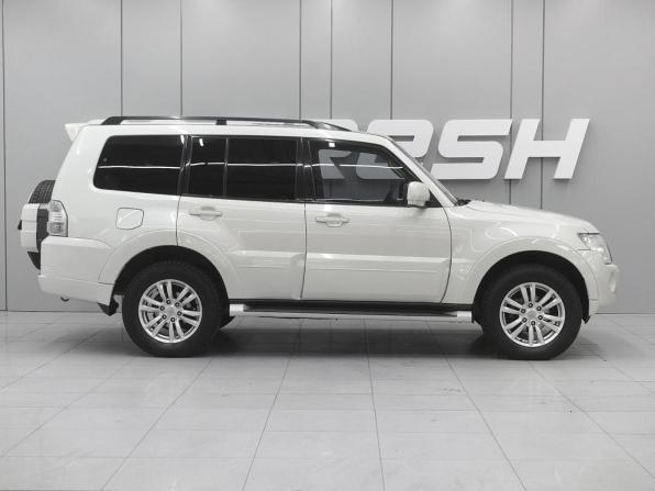 Mitsubishi Pajero IV Рестайлинг 1 с пробегом 2014 года, цена 2 080 000 рублей, 209799 км, внедорожник, Автокод Объявления