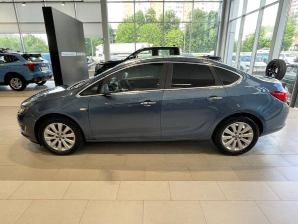 Opel Astra J Рестайлинг с пробегом 2013 года, цена 741 000 рублей, 160451 км, седан, Автокод Объявления