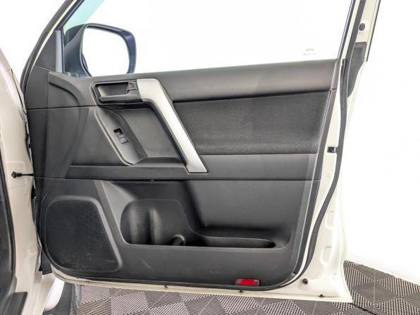 Toyota Land Cruiser Prado 150 Series Рестайлинг 3 с пробегом 2021 года, цена 5 100 000 рублей, 86000 км, внедорожник, Автокод Объявления