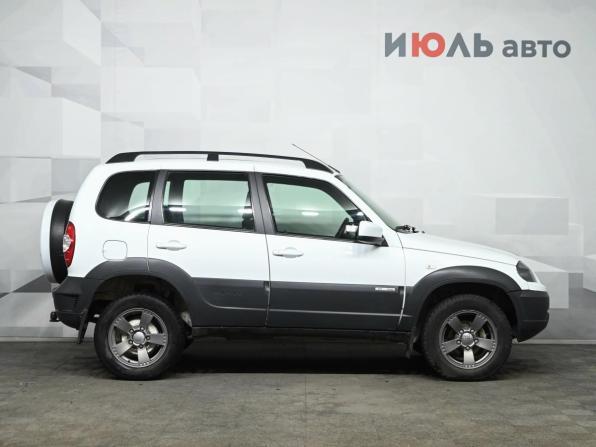 Chevrolet Niva I Рестайлинг с пробегом 2017 года, цена 660 000 рублей, 98231 км, внедорожник, Автокод Объявления