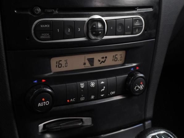 Renault Laguna II Рестайлинг с пробегом 2006 года, цена 399 000 рублей, 186353 км, лифтбек, Автокод Объявления