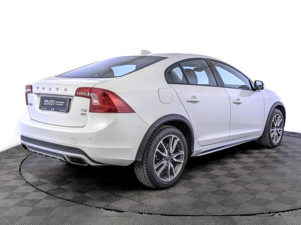 Volvo S60 Cross Country с пробегом 2018 года, цена 2 480 000 рублей, 138585 км, седан, Автокод Объявления