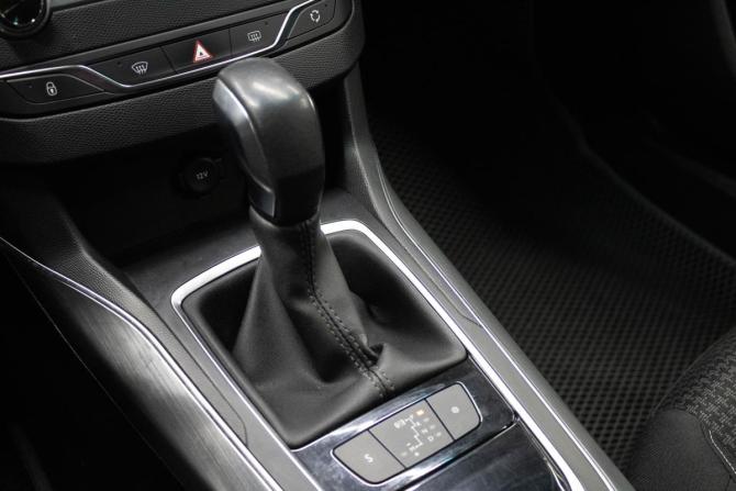 Peugeot 308 II Рестайлинг с пробегом 2019 года, цена 1 099 000 рублей, 194345 км, универсал, Автокод Объявления