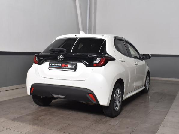 Toyota Yaris IV с пробегом 2020 года, цена 1 049 995 рублей, 122022 км, хэтчбек, Автокод Объявления