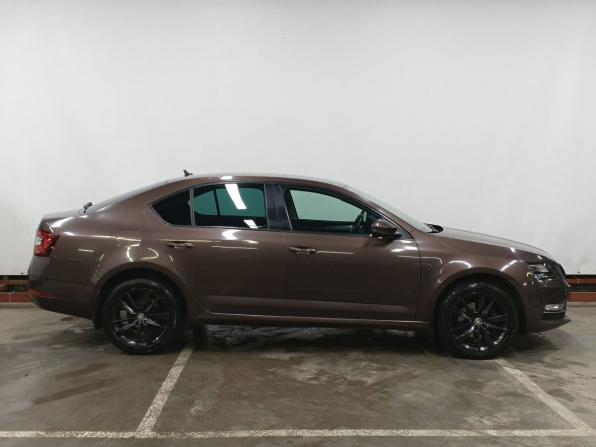 Skoda Octavia III (A7) Рестайлинг с пробегом 2018 года, цена 1 889 000 рублей, 102810 км, лифтбек, Автокод Объявления