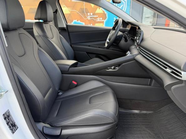 Hyundai Elantra VII (CN7) Рестайлинг с пробегом 2024 года, цена 2 100 000 рублей, 41000 км, седан, Автокод Объявления