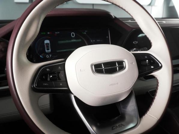 Geely Monjaro I с пробегом 2023 года, цена 3 179 000 рублей, 37324 км, внедорожник, Автокод Объявления