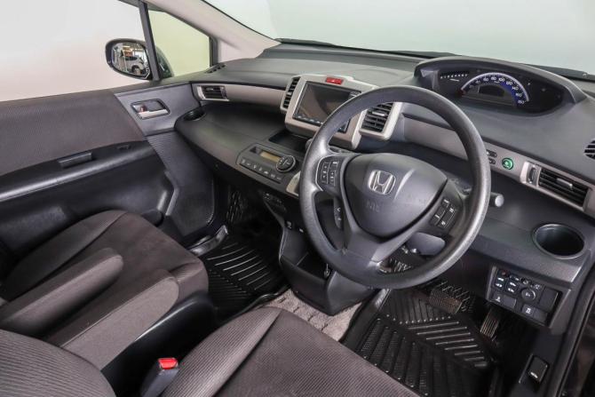 Honda Freed I Рестайлинг с пробегом 2012 года, цена 1 139 000 рублей, 86500 км, компактвэн, Автокод Объявления