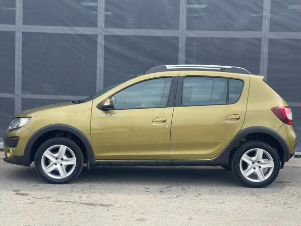 Renault Sandero II с пробегом 2016 года, цена 950 000 рублей, 72000 км, хэтчбек, Автокод Объявления