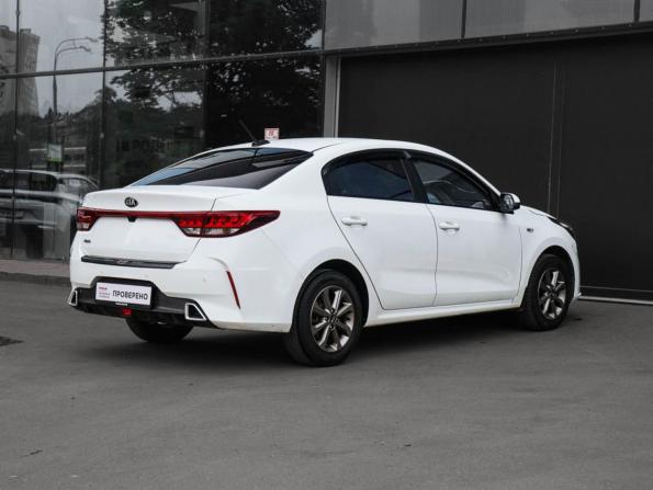 Kia Rio IV Рестайлинг с пробегом 2020 года, цена 1 600 000 рублей, 94464 км, седан, Автокод Объявления