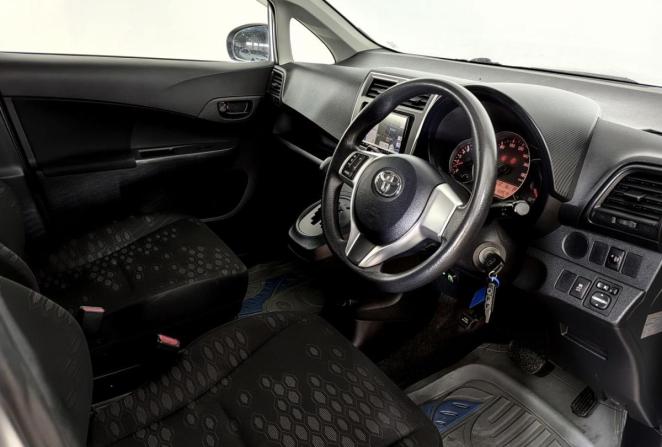 Toyota Ractis II с пробегом 2014 года, цена 1 130 000 рублей, 159900 км, хэтчбек, Автокод Объявления