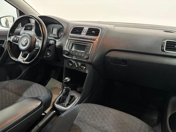 Volkswagen Polo V Рестайлинг с пробегом 2019 года, цена 1 160 000 рублей, 125848 км, седан, Автокод Объявления