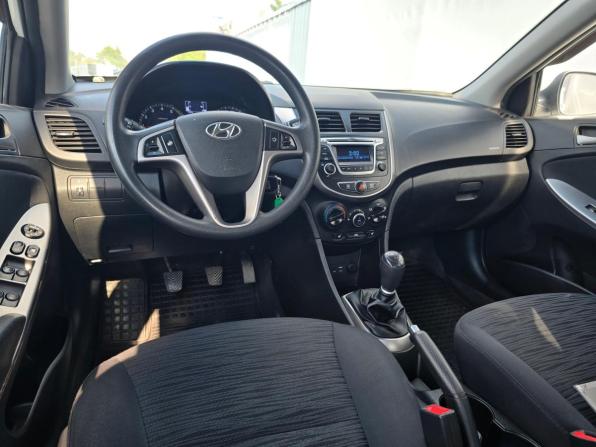 Hyundai Solaris I Рестайлинг с пробегом 2015 года, цена 970 000 рублей, 155000 км, седан, Автокод Объявления