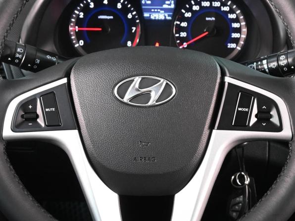 Hyundai Solaris I с пробегом 2014 года, цена 989 000 рублей, 129367 км, хэтчбек, Автокод Объявления