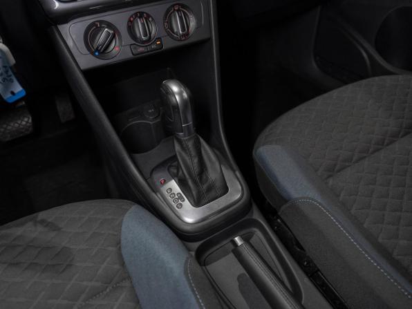 Volkswagen Polo V Рестайлинг с пробегом 2019 года, цена 1 275 000 рублей, 104530 км, седан, Автокод Объявления