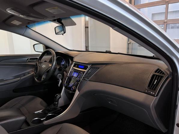 Hyundai Sonata VI (YF) с пробегом 2010 года, цена 860 000 рублей, 262012 км, седан, Автокод Объявления