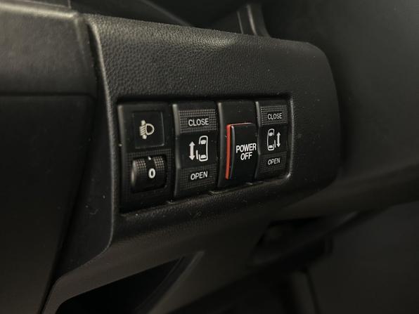 Mazda 5 II (CW) с пробегом 2011 года, цена 949 000 рублей, 262000 км, компактвэн, Автокод Объявления