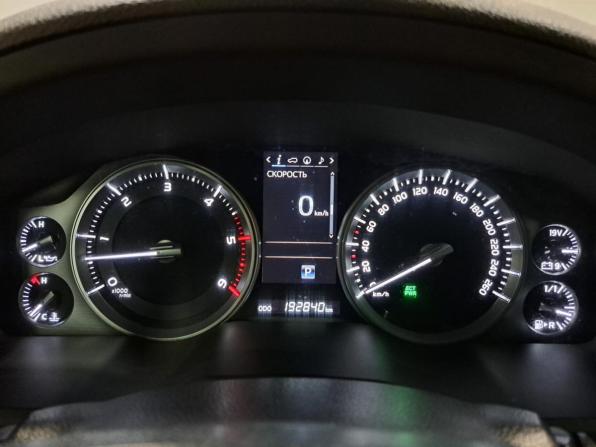 Toyota Land Cruiser 200 Series Рестайлинг 2 с пробегом 2017 года, цена 5 600 000 рублей, 192820 км, внедорожник, Автокод Объявления