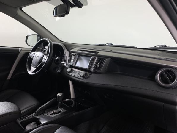 Toyota RAV4 IV (XA40) Рестайлинг с пробегом 2017 года, цена 3 190 000 рублей, 68405 км, внедорожник, Автокод Объявления