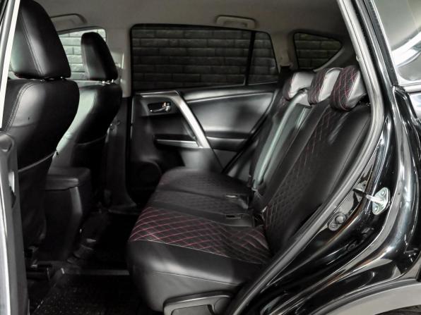 Toyota RAV4 IV (XA40) Рестайлинг с пробегом 2017 года, цена 2 390 000 рублей, 133381 км, внедорожник, Автокод Объявления