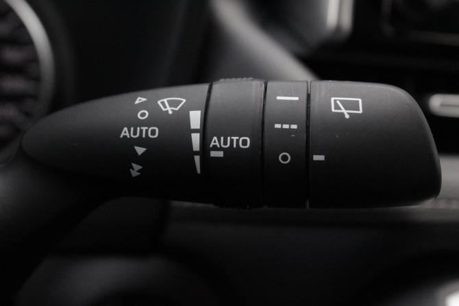 Toyota RAV4 V (XA50) с пробегом 2021 года, цена 3 650 000 рублей, 56116 км, внедорожник, Автокод Объявления