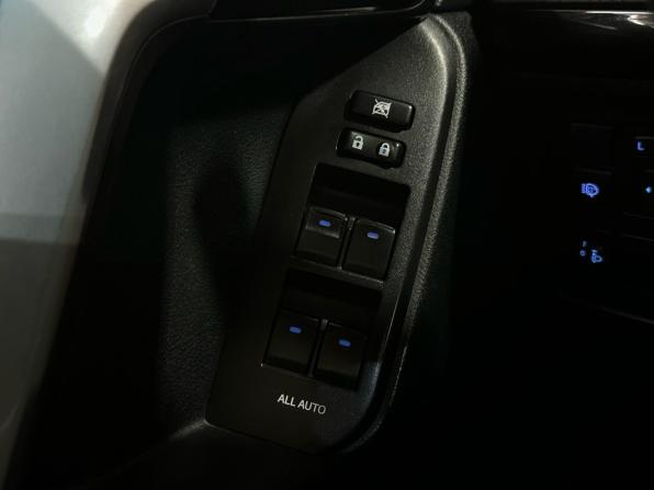 Toyota Land Cruiser Prado 150 Series Рестайлинг 2 с пробегом 2018 года, цена 3 349 000 рублей, 271458 км, внедорожник, Автокод Объявления