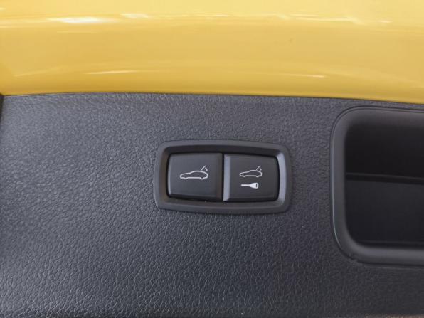 Porsche Macan I Рестайлинг 2 с пробегом 2024 года, цена 8 890 000 рублей, 30318 км, внедорожник, Автокод Объявления