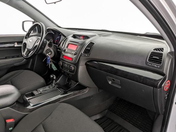 Kia Sorento II Рестайлинг с пробегом 2018 года, цена 2 095 000 рублей, 100825 км, внедорожник, Автокод Объявления