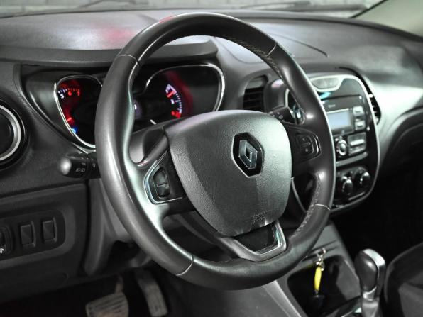 Renault Kaptur I с пробегом 2017 года, цена 1 300 000 рублей, 99780 км, внедорожник, Автокод Объявления