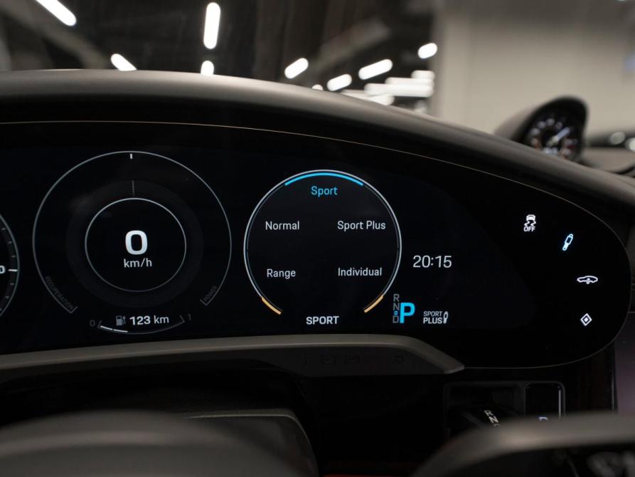 Porsche Taycan I Москва  - изображение 12