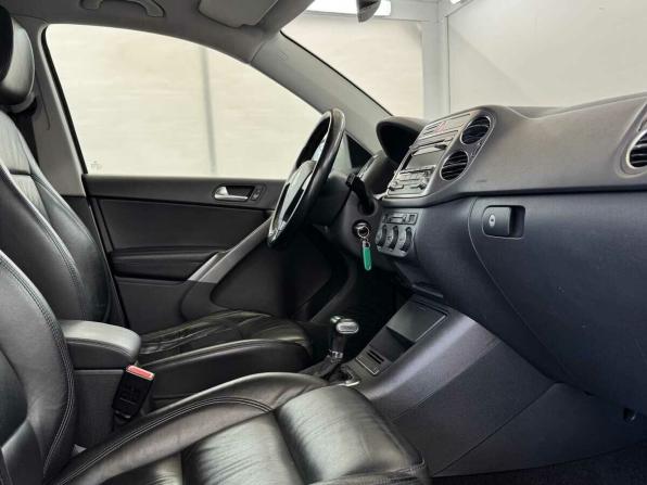 Volkswagen Tiguan I с пробегом 2009 года, цена 925 000 рублей, 211031 км, внедорожник, Автокод Объявления