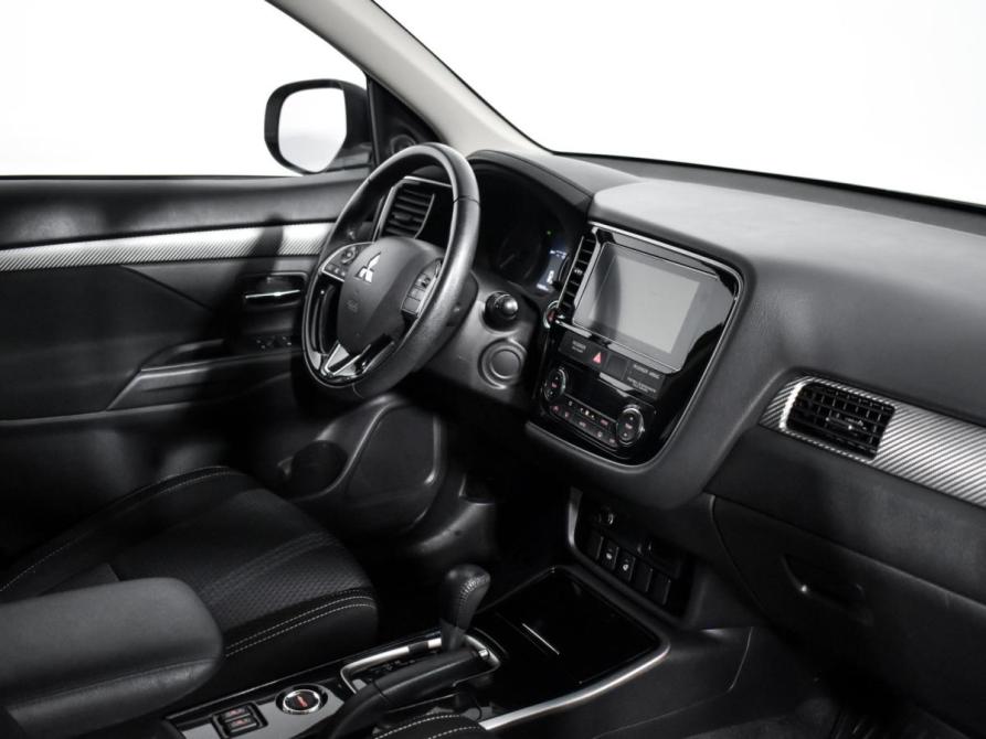Mitsubishi Outlander III Рестайлинг 3 Санкт-Петербург  - изображение 12