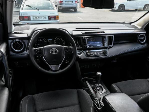 Toyota RAV4 IV (XA40) Рестайлинг с пробегом 2017 года, цена 2 099 000 рублей, 187439 км, внедорожник, Автокод Объявления
