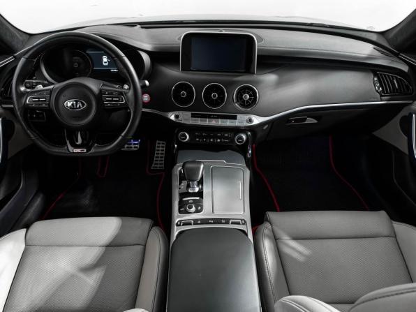 Kia Stinger I с пробегом 2018 года, цена 2 660 000 рублей, 122186 км, лифтбек, Автокод Объявления