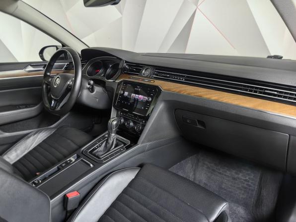 Volkswagen Passat B8 с пробегом 2018 года, цена 2 375 000 рублей, 175453 км, универсал, Автокод Объявления