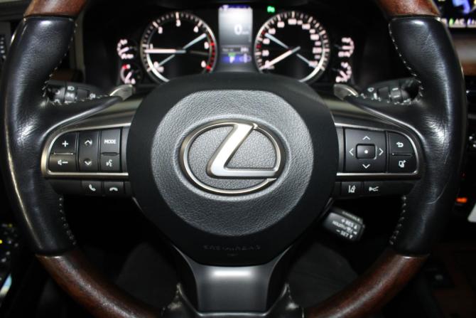 Lexus LX III Рестайлинг 2 с пробегом 2016 года, цена 7 200 000 рублей, 183730 км, внедорожник, Автокод Объявления