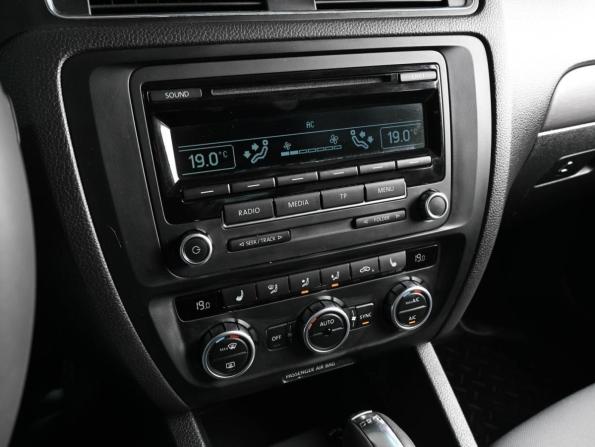 Volkswagen Jetta VI с пробегом 2012 года, цена 1 260 000 рублей, 132491 км, седан, Автокод Объявления