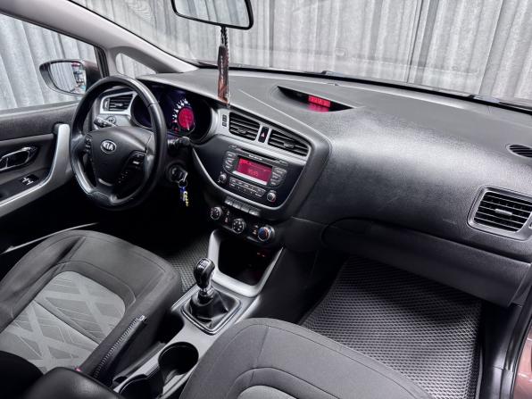 Kia Ceed II с пробегом 2014 года, цена 1 160 000 рублей, 134105 км, универсал, Автокод Объявления