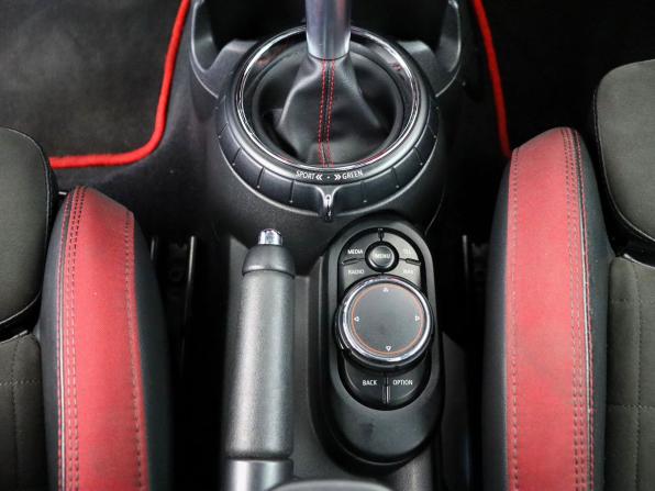 Mini Hatch III (F55/F56) с пробегом 2016 года, цена 2 160 000 рублей, 148840 км, хэтчбек, Автокод Объявления