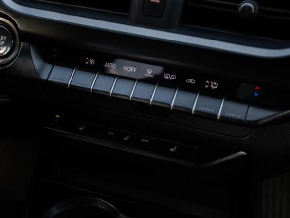 Lexus UX I с пробегом 2019 года, цена 2 599 000 рублей, 87167 км, внедорожник, Автокод Объявления