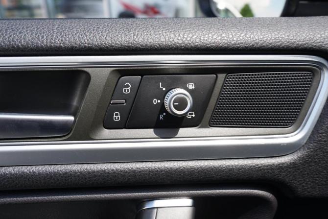 Volkswagen Touareg II Рестайлинг с пробегом 2015 года, цена 2 890 000 рублей, 239463 км, внедорожник, Автокод Объявления